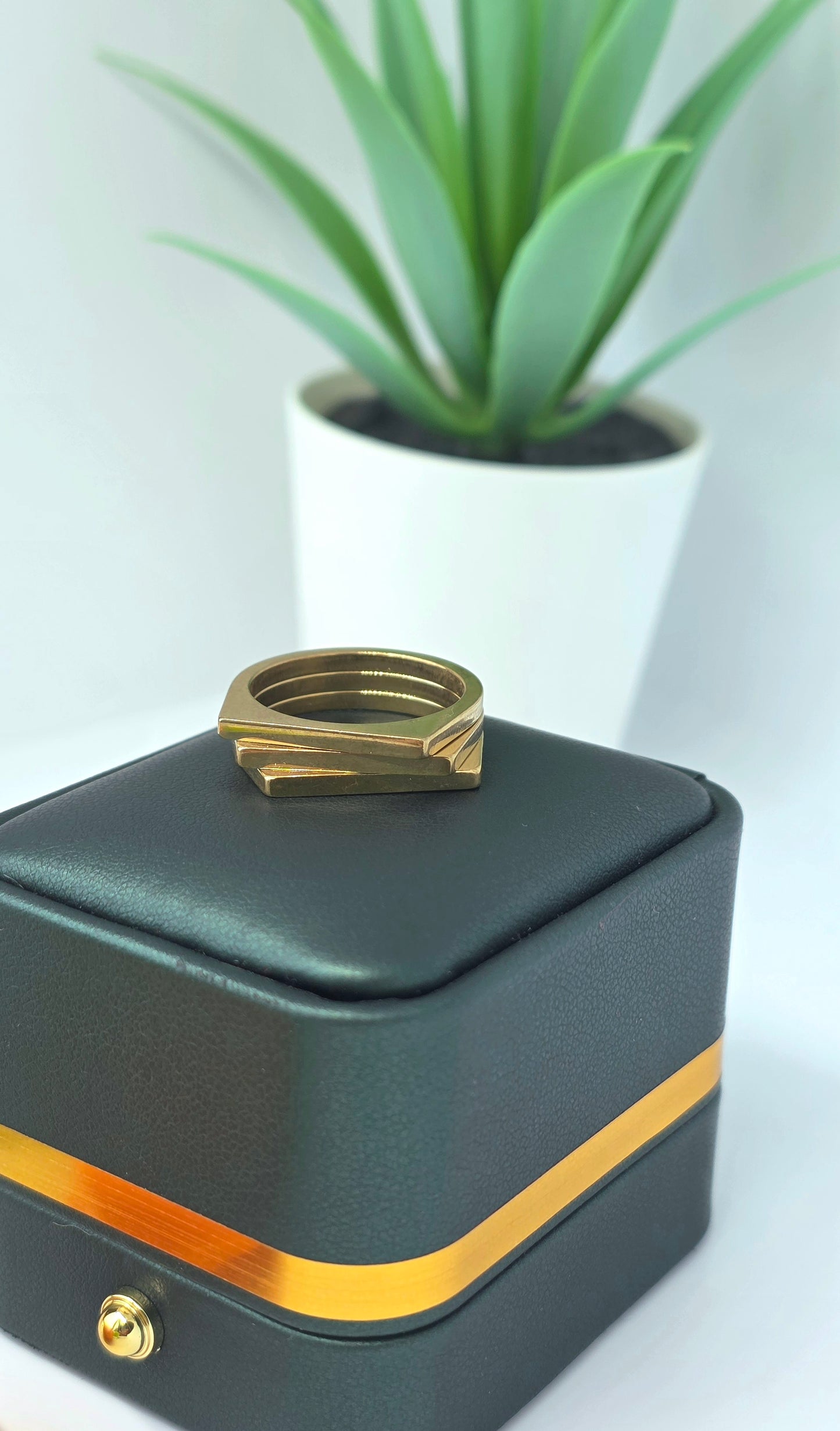 Triple Layer Geometric Ring