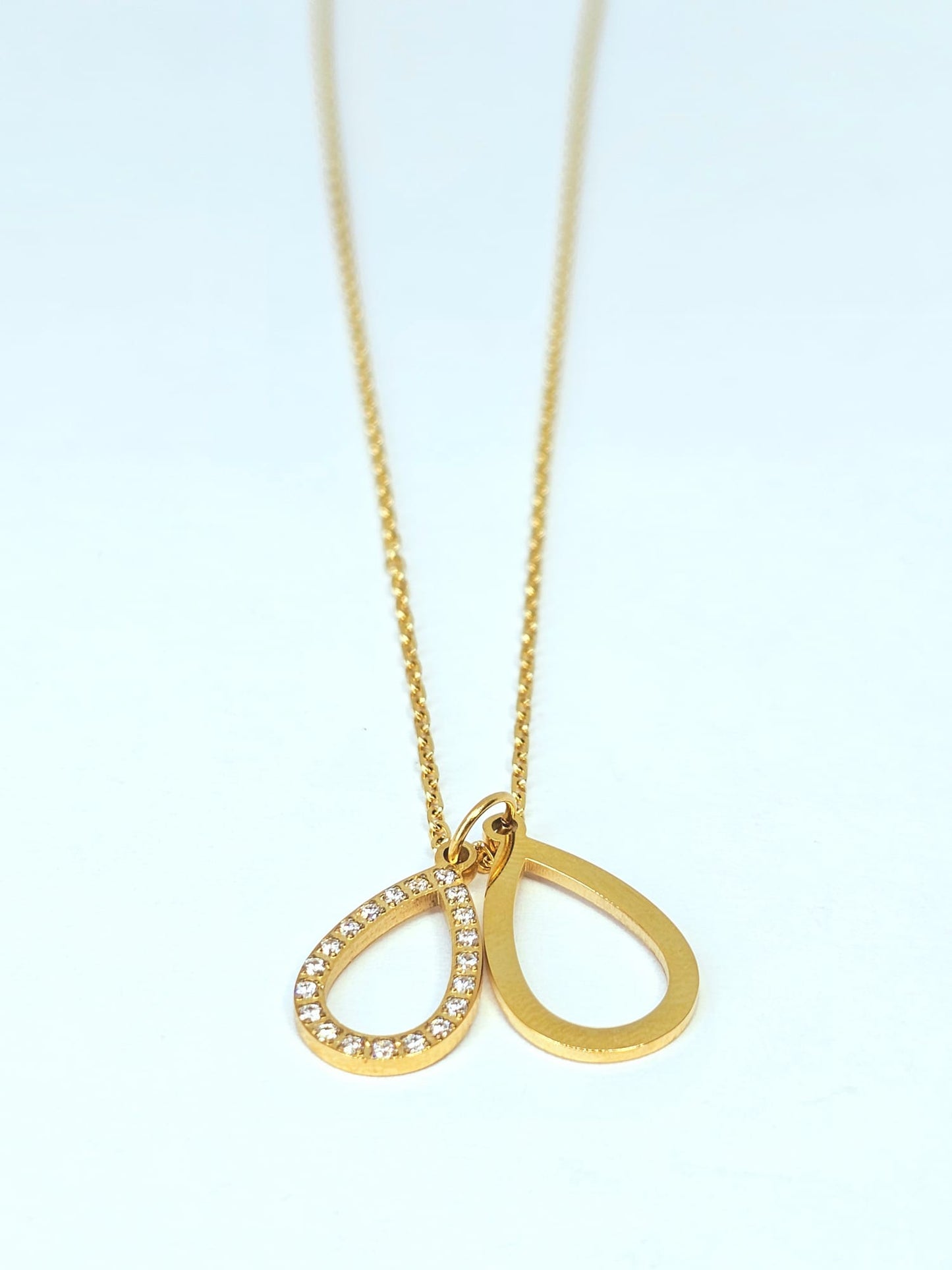 Elegant Teardrop Pendant Necklace