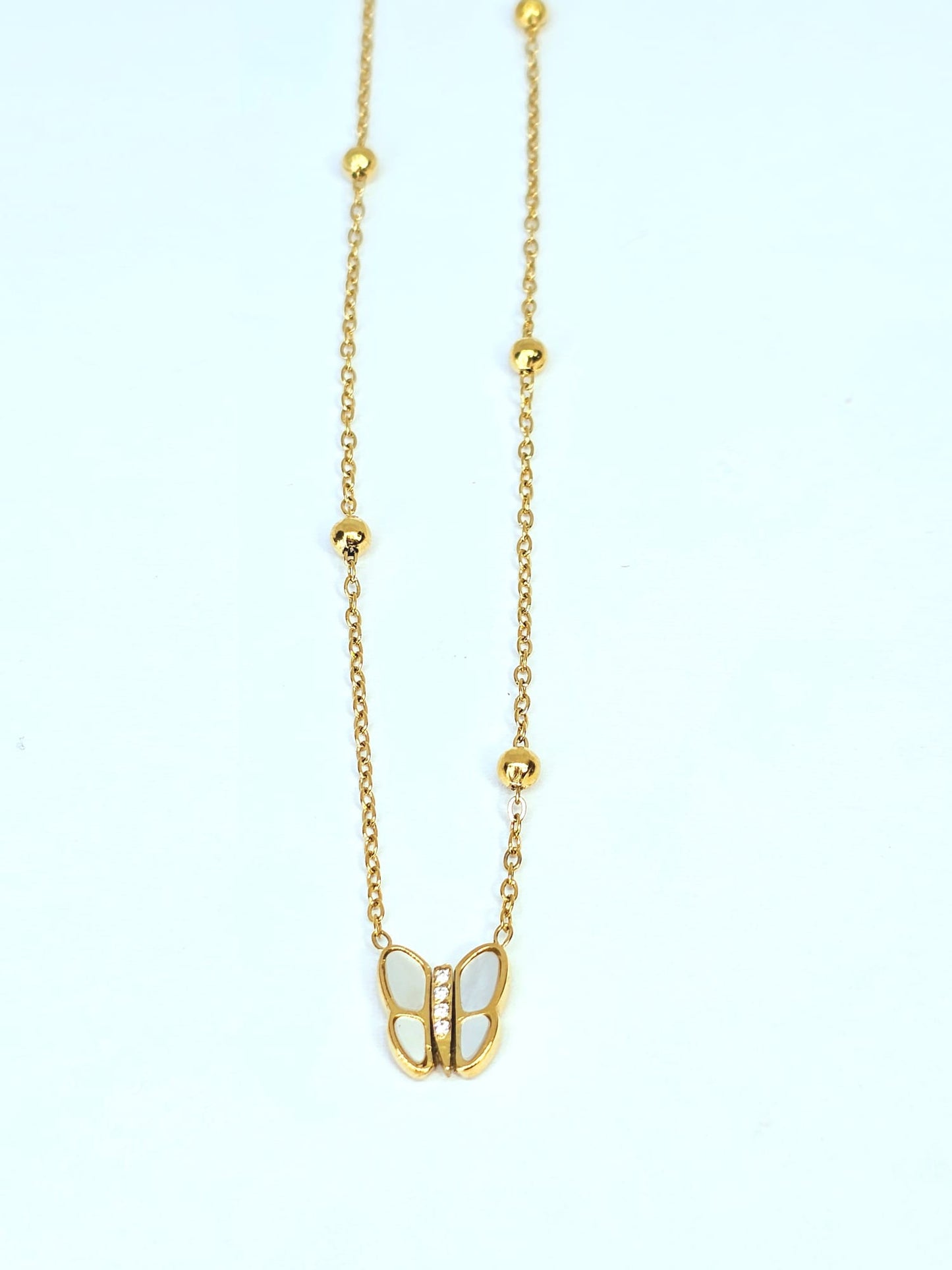 Collier à breloques papillon