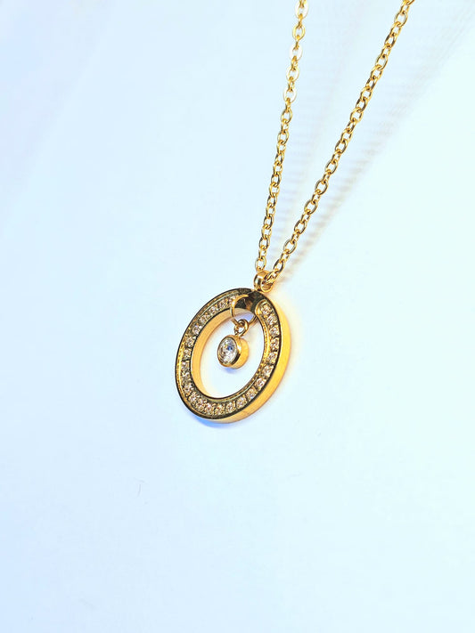 Elegant Gold Circle Pendant Necklace with Crystals