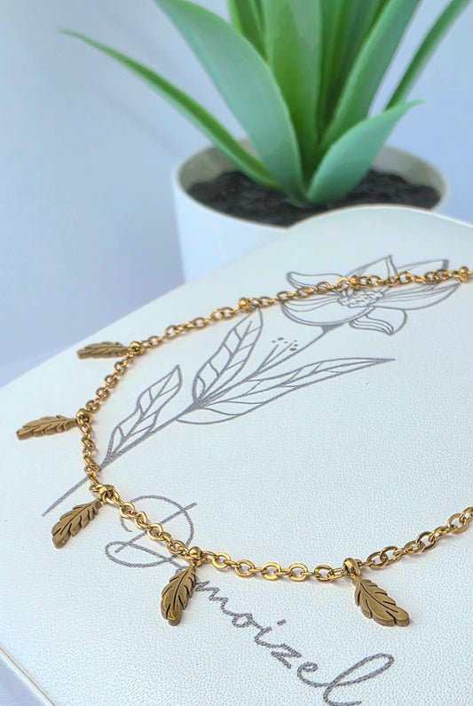 Bracelet de cheville à breloque feuille d'or