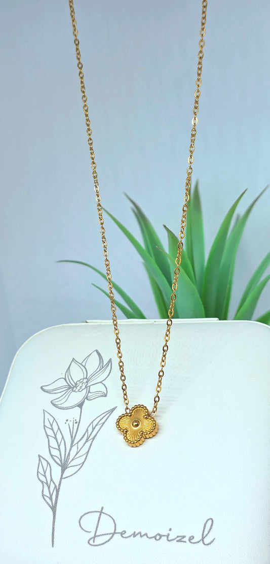 Elegant Gold Clover Necklace