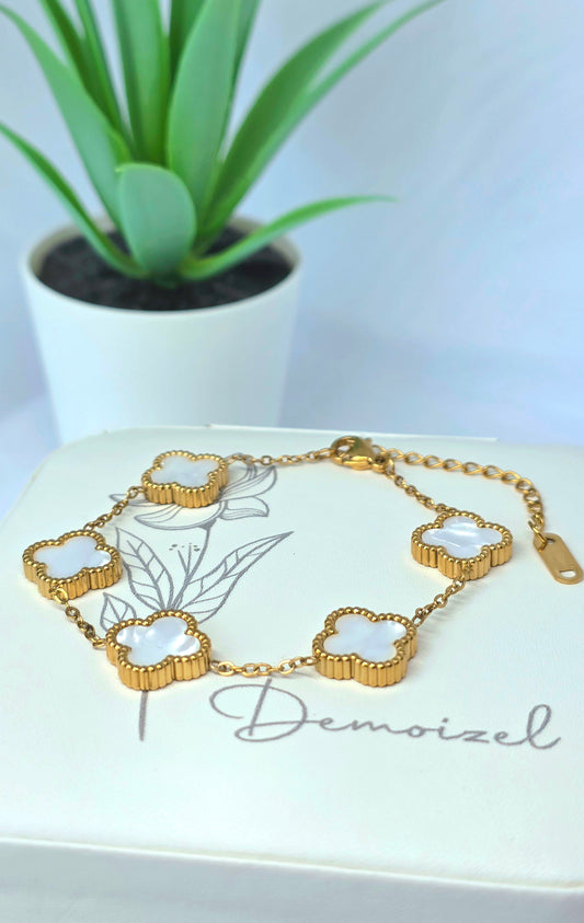 Elegant Gold Clover Bracelet with Mother-of-Pearl Accents