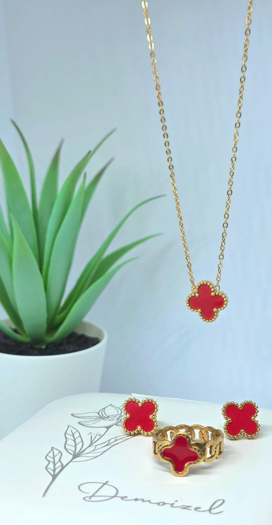 Elegant Clover Jewelry Set – Ring, Necklace & Earrings